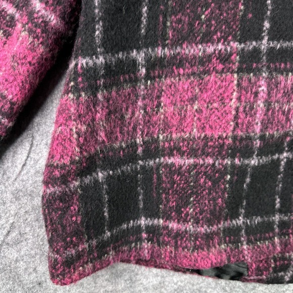 Plaid Women's Jacket in Pink and Black - Picture 12 of 16
